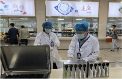 <b>用现实步履践行守护师生“舌尖上的平安”的初</b>